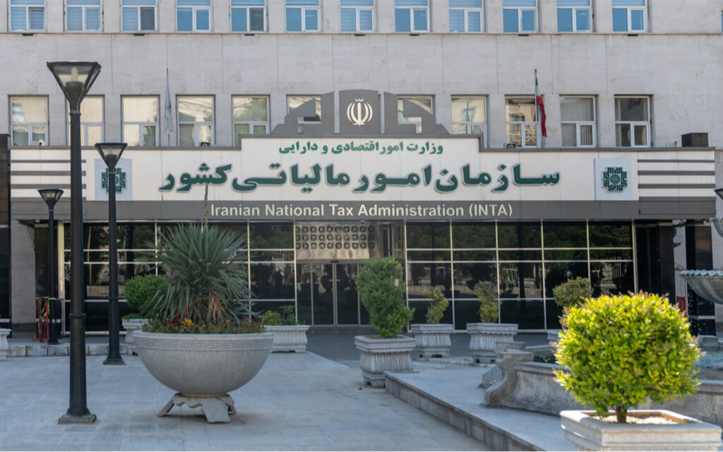 خیز سازمان امور مالیاتی کشور برای دریافت مالیات از بلاگرها و سلبریتی‌ها / فرار مالیاتی در کدام مشاغل بیشتر است؟