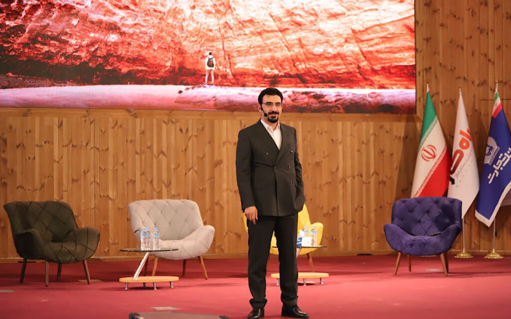 معاون مدیرعامل بانک تجارت  در رویداد برند کارفرمایی مطرح کرد / چه زمانی وقت رفتن از شرکت است؟