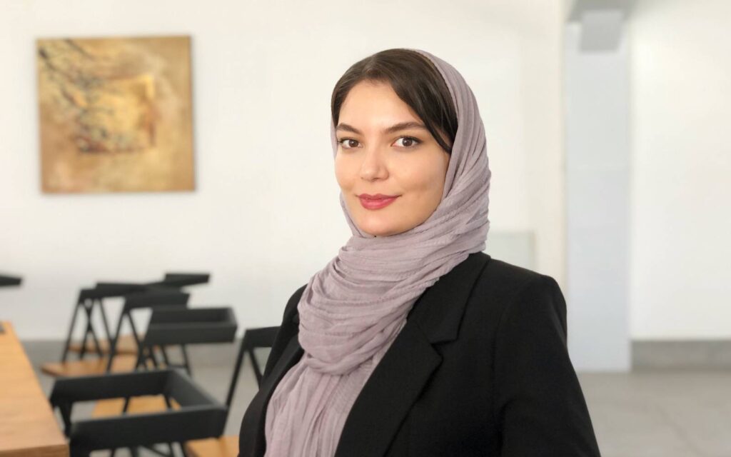 گفت‌وگو با فائزه سادات حسینی، بنیان‌گذار مدبی پلتفرم حوزه سلامت زنان / موانع برابری درمان و سلامت